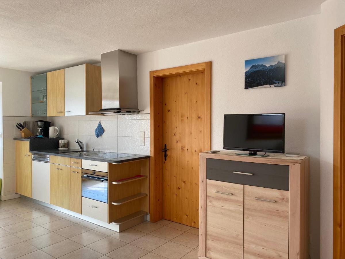 Ferienwohnung In Tschlin Mit Panoramablick Εξωτερικό φωτογραφία